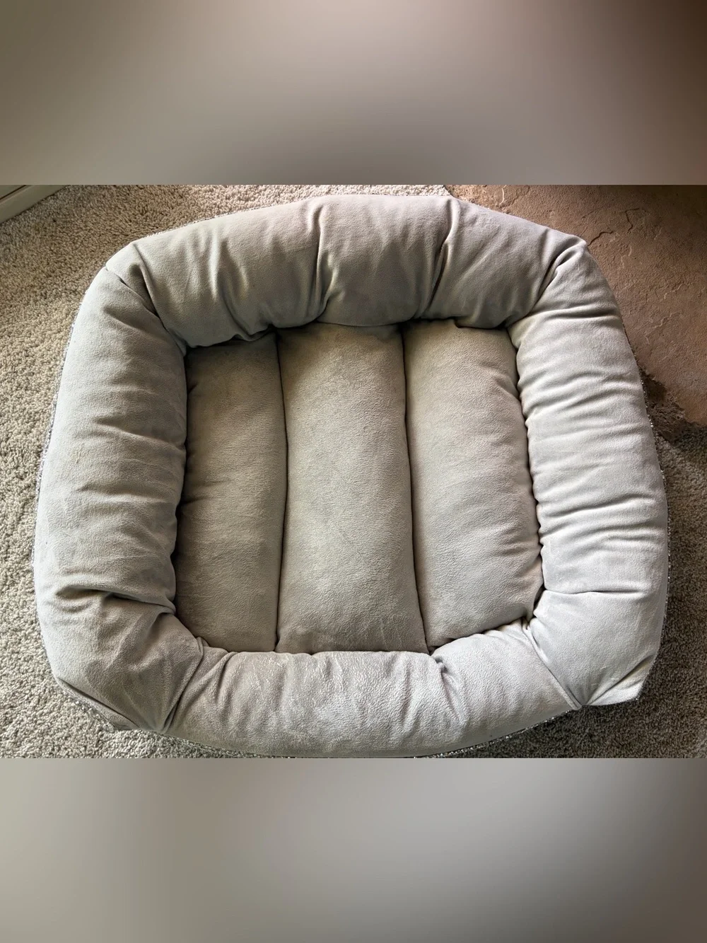 Sparkle Plush Pet Bed in Light Gray